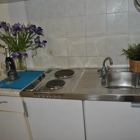 Optimist Studio Apartman