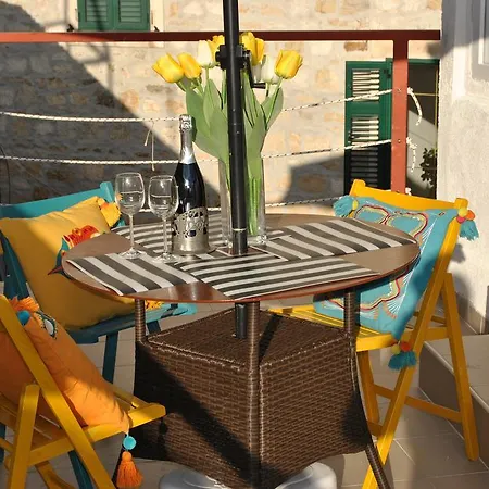 Optimist Studio Apartman Διαμέρισμα *