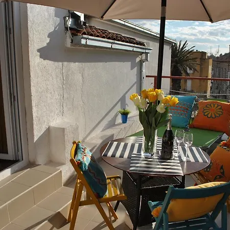 Optimist Studio Apartman Διαμέρισμα